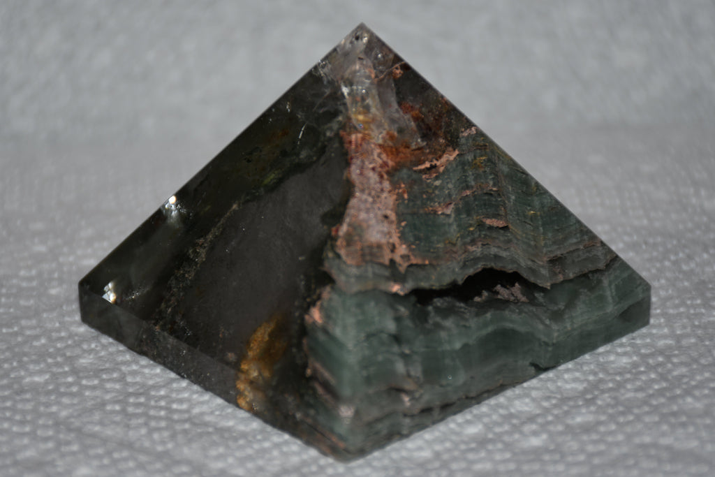 🌿🔮 Garden Quartz Pyramids — Nature’s Worlds Encased in Crystal 🔮🌿