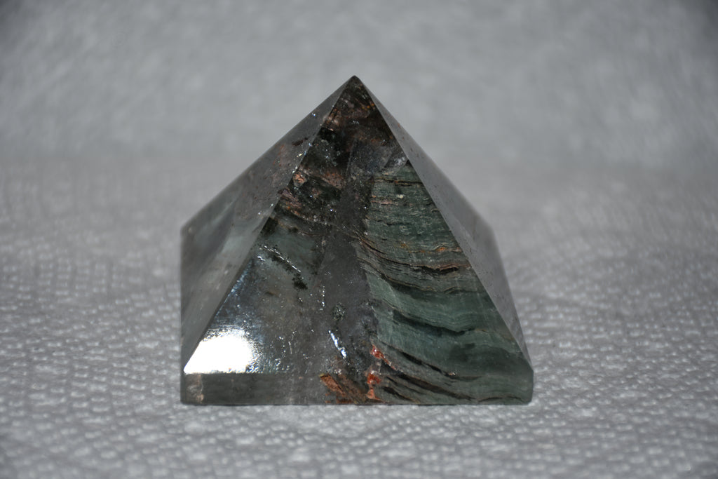 🌿🔮 Garden Quartz Pyramids — Nature’s Worlds Encased in Crystal 🔮🌿