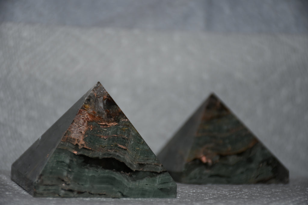 🌿🔮 Garden Quartz Pyramids — Nature’s Worlds Encased in Crystal 🔮🌿