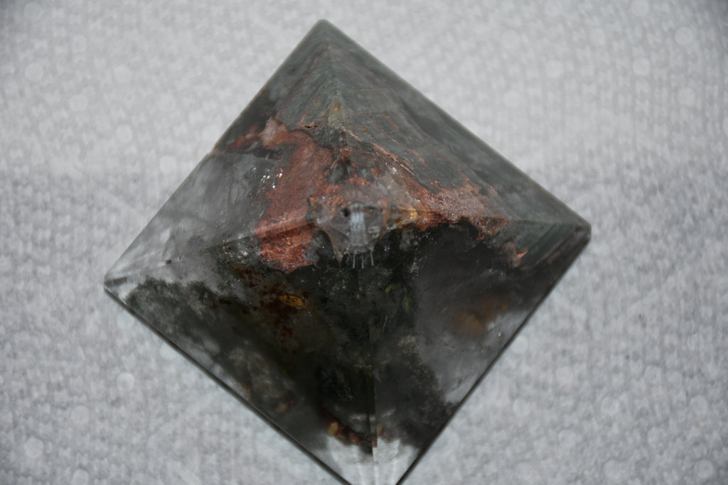 🌿🔮 Garden Quartz Pyramids — Nature’s Worlds Encased in Crystal 🔮🌿